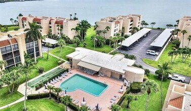 Building Photo - 3392 NE Causeway Blvd