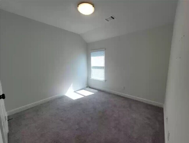 Foto del edificio - Available July 1, 2025. 3 Bedroom 2 Bath Home