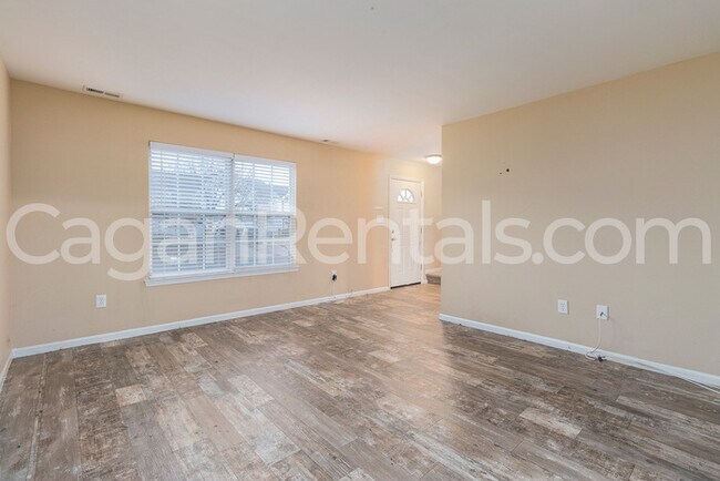 Building Photo - 26 Parktown Pl