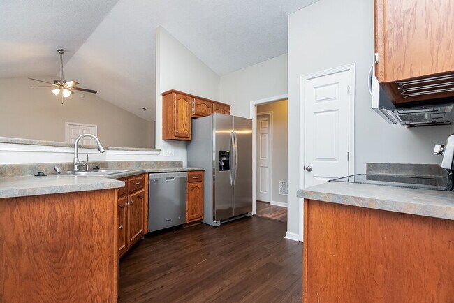 Foto del edificio - 1813 Cherry Creek Dr