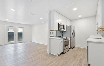 Building Photo - 3655 Old Shell Rd