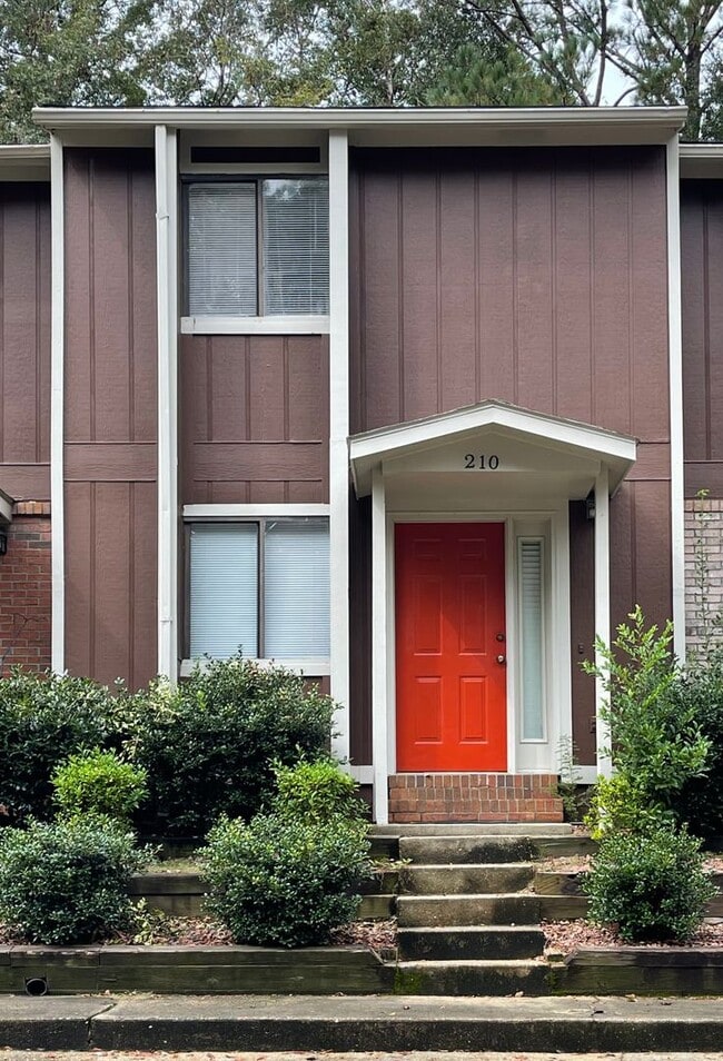 Building Photo - 210 Candlebrook Dr