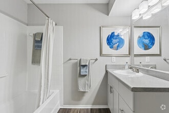 Broadway 2BR, 2BA - 1,116SF - Second Bathroom - 45Eighty Dunwoody