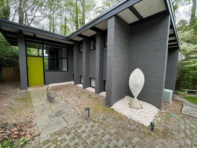 Frente de la casa - 1308 Revere Rd