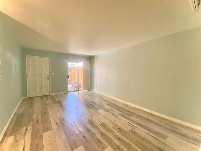Foto del edificio - Charming 2-Bedroom Townhouse in Fremont - ...