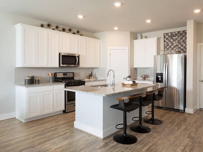 Building Photo - 7800 Norah Dr