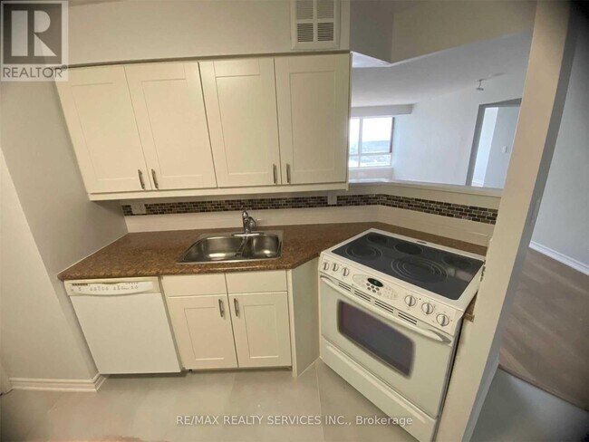 Building Photo - 3605-3605 Kariya Dr