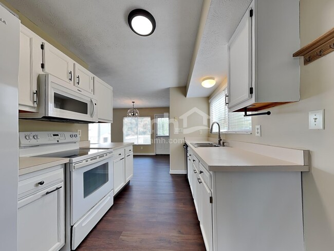 Building Photo - 4239 King Bird Ln