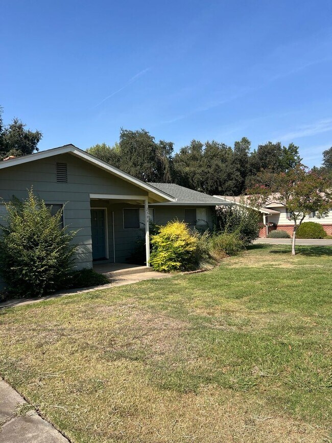 Building Photo - Durham 3 bedroom 2 bath Home, Large yard, ...