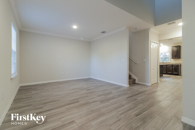 Building Photo - 5644 Reagan Ave
