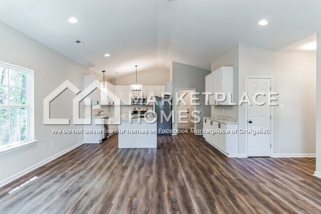 Foto del edificio - 1612 College St SE