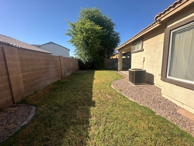 Building Photo - SINGLE LEVEL 4 BEDROOM HOME IN GILBERT