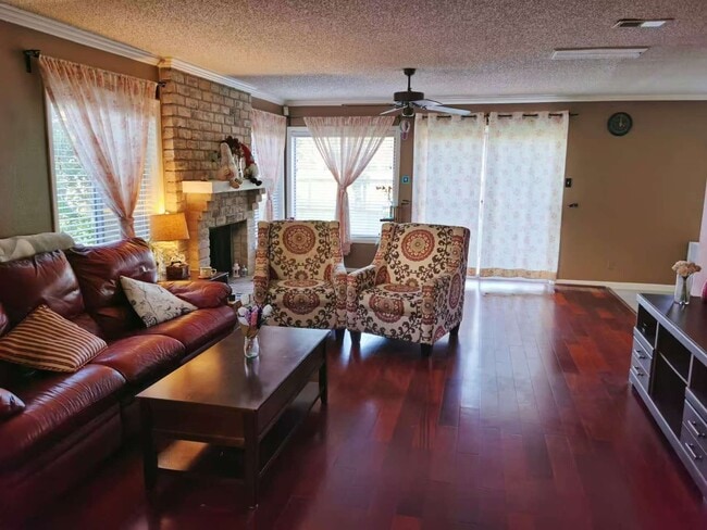 Sala de estar - 3206 Sturbridge Ln