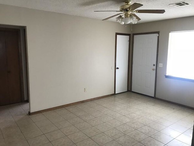 Foto del edificio - 3345 NE 11th St