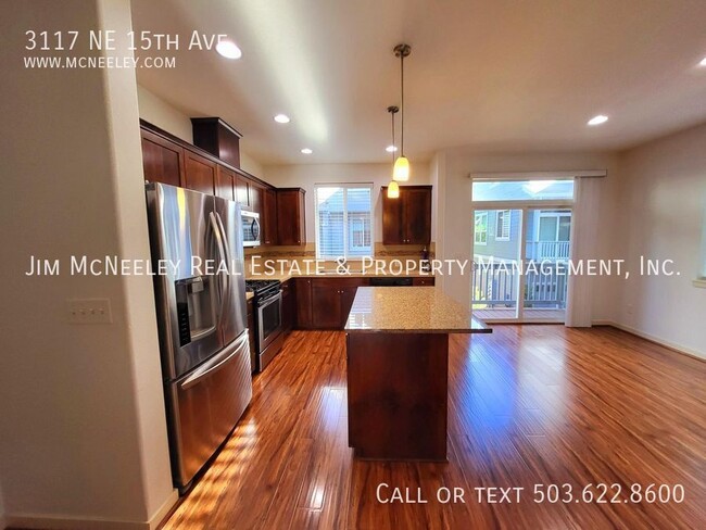 Foto del edificio - Beautiful 4 bedroom Jones Farm Townhome ac...