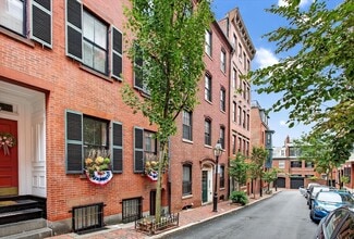 Building Photo - 130 Myrtle St