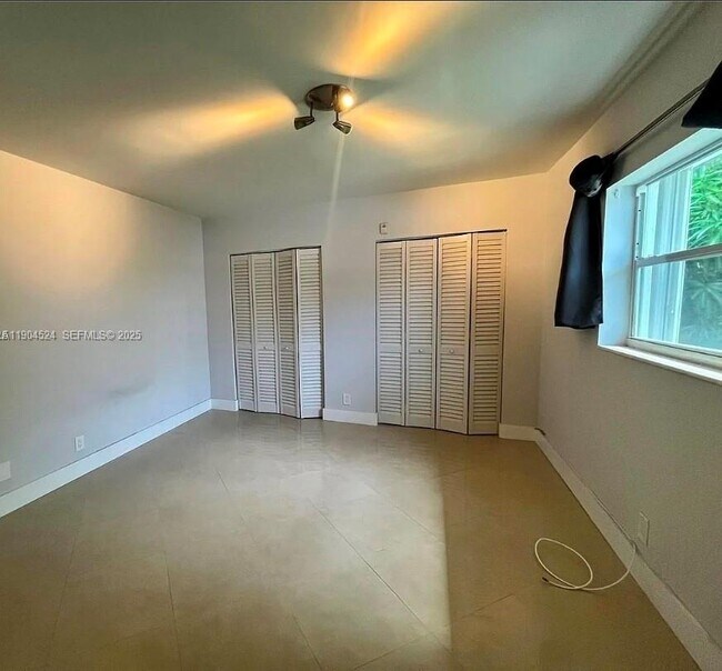 Foto del edificio - 1824 Monroe St