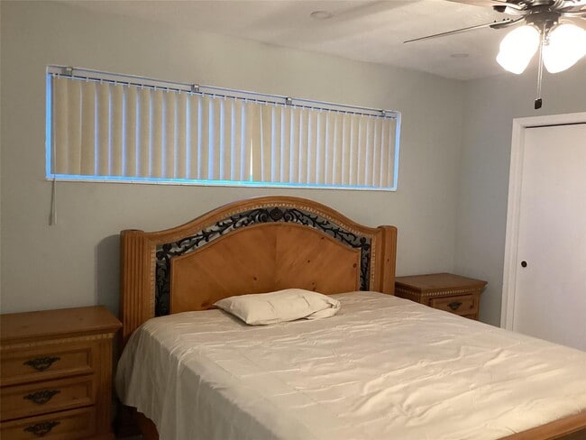 Foto del edificio - 8571 NW 26th St