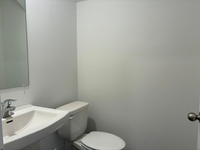 Foto del edificio - Brand New 3 Bedroom - 2.5 Bath Condo in Union Grove
