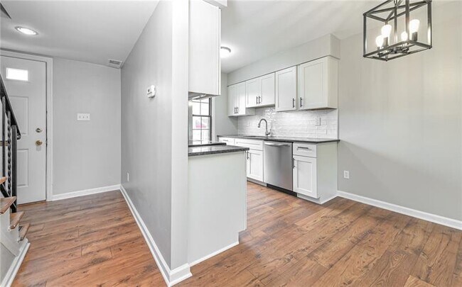 Building Photo - 125 Community Ct