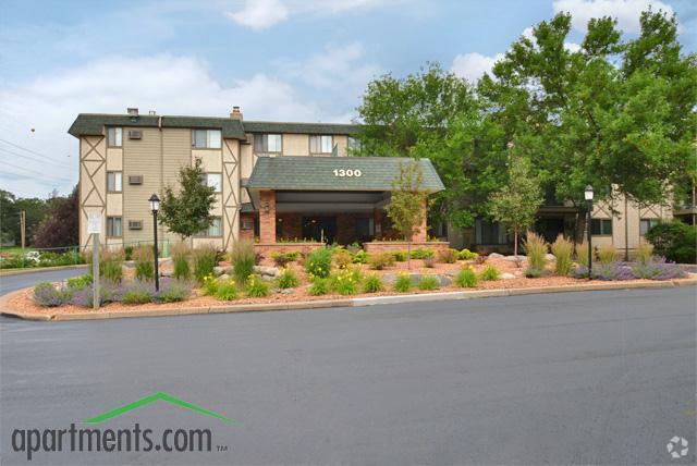 Foto del edificio - Medicine Lake Apartments