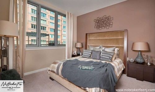 Foto del edificio - 482 Fulton Ct