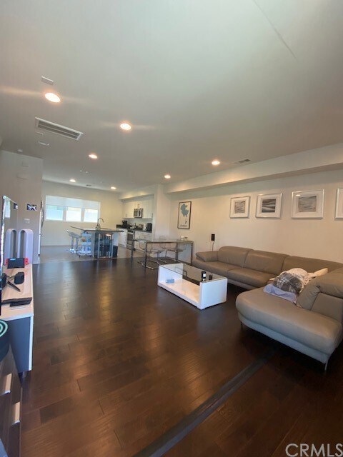 Foto del edificio - 2930 Rowena Ave