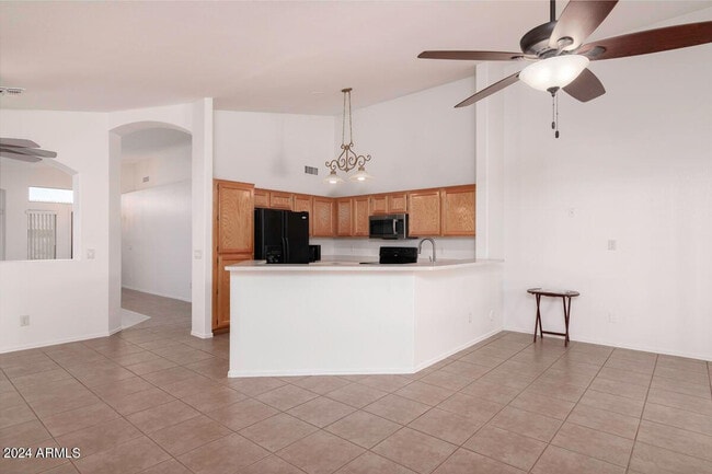 Building Photo - 537 E Appaloosa Rd