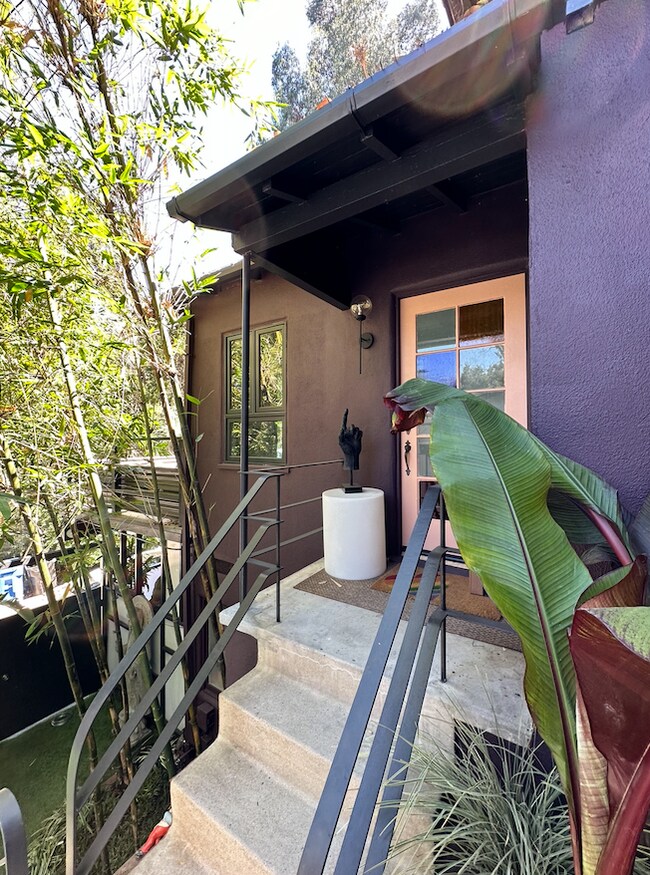 Foto del edificio - 8591 Crescent Dr