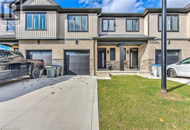 Building Photo - 601 Lions Park Dr