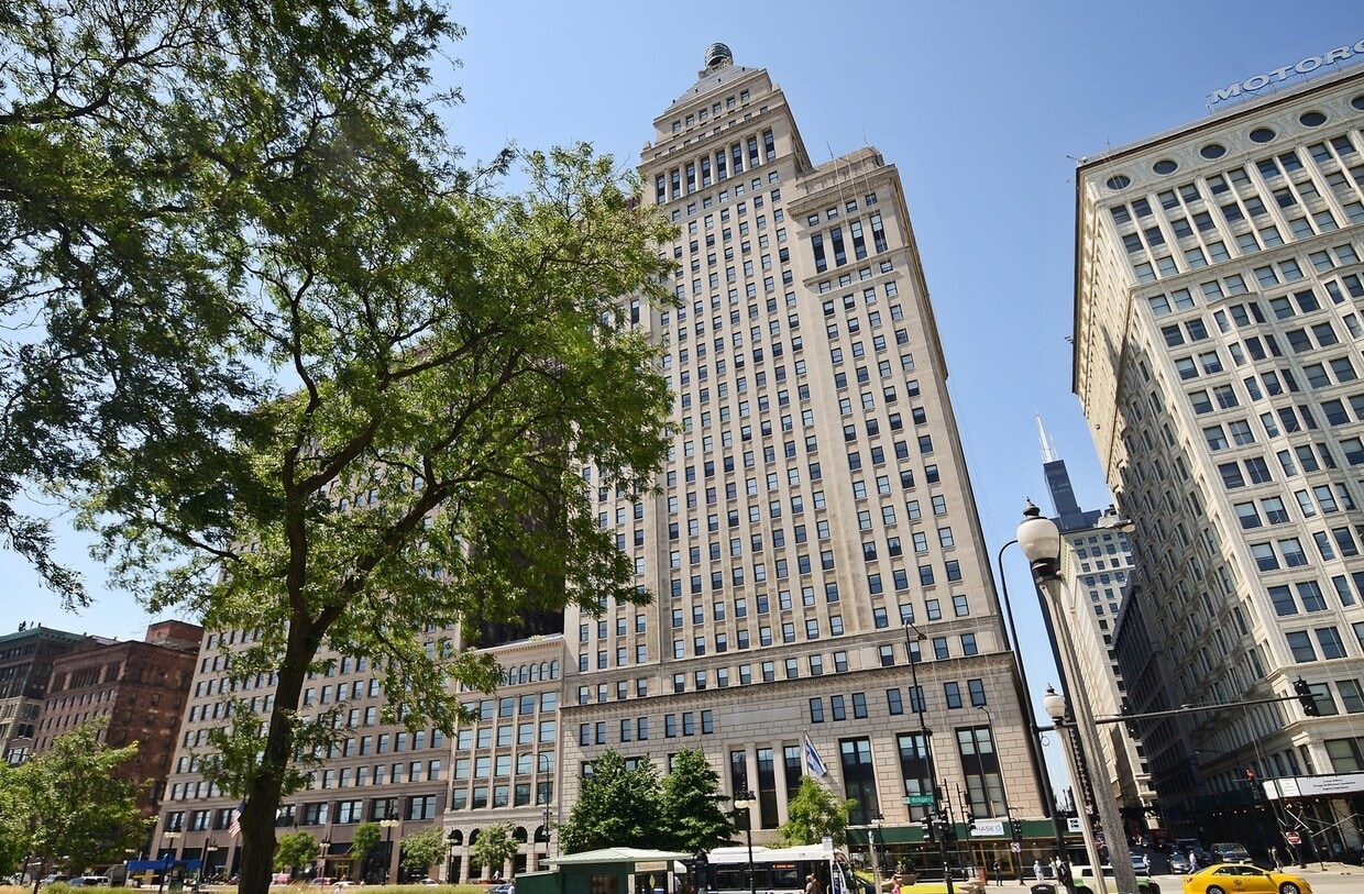 Primary Photo - 310 S Michigan Ave