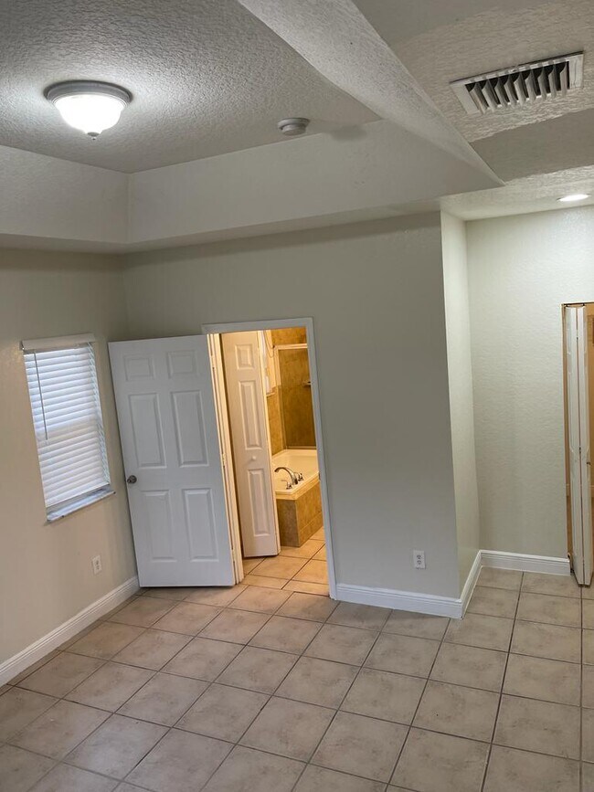 Foto del edificio - 2739 NW 9th Plz