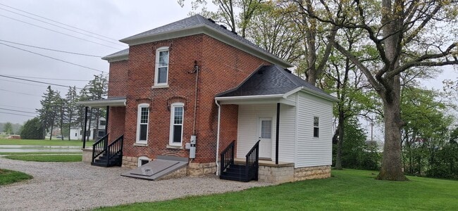 Building Photo - 2525 E State St