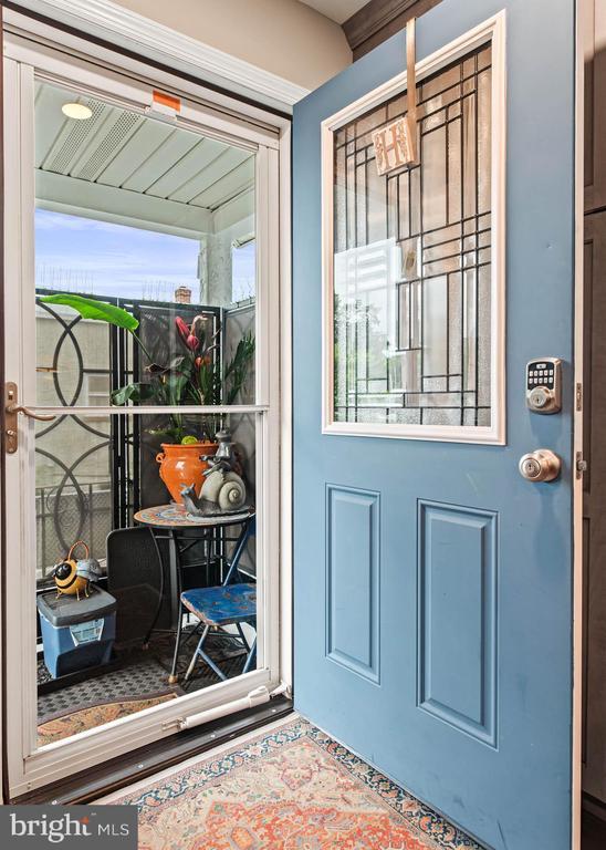 Foto del edificio - 1910 Parker Ave