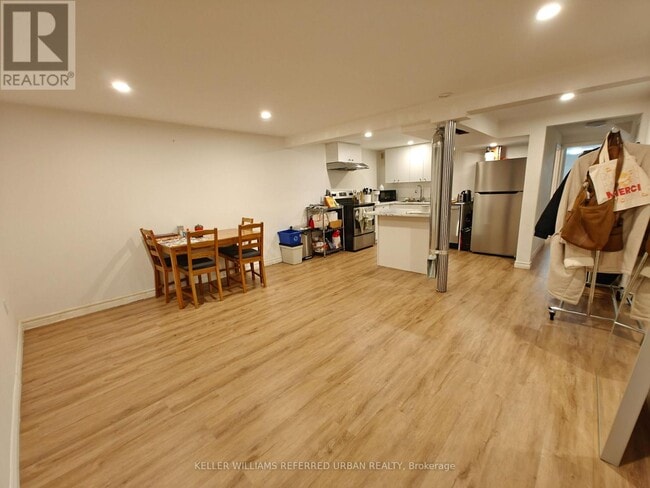 Building Photo - 67 Fortrose Crescent