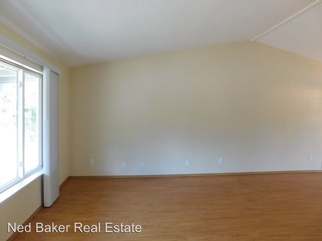 Building Photo - 3 br, 2 bath House - 2040 16th St NE