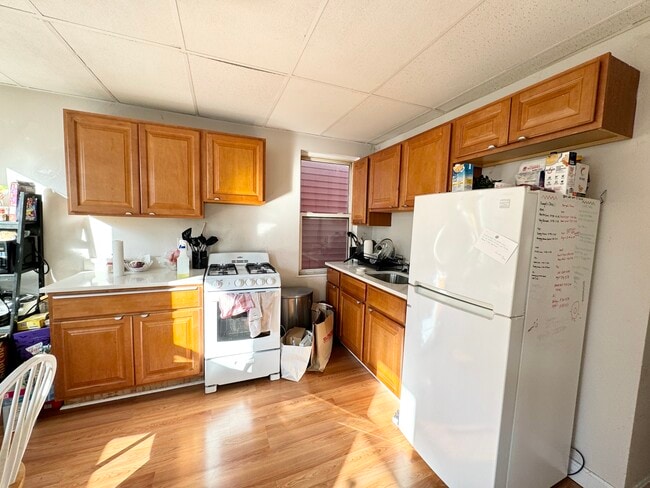 Building Photo - 1572 Tremont St