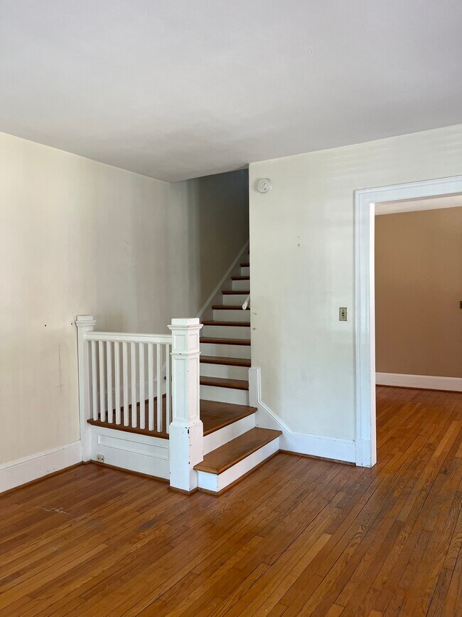 Building Photo - 7 N Stewart St