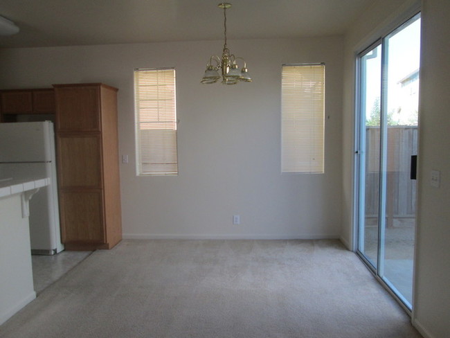 Building Photo - 620 Gardenia Pl