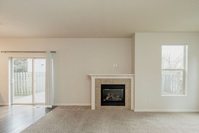 Foto del edificio - 14170 NE Flanders Ct