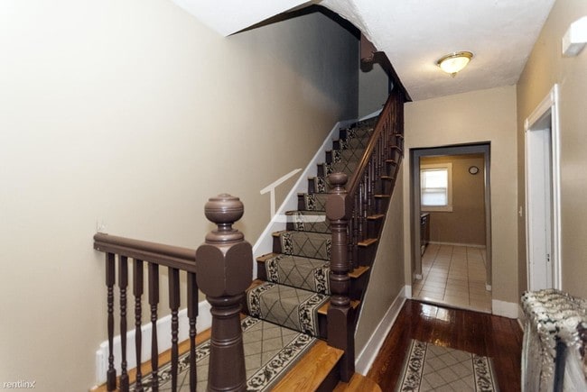 Building Photo - 6 br, 2 bath  - 6 Haskell St # C