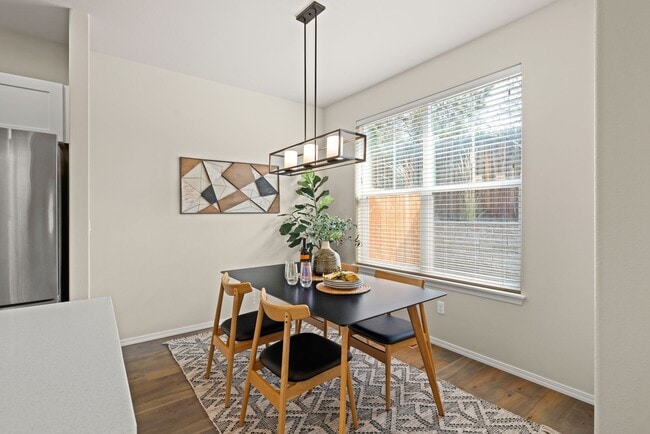 Foto del edificio - 3 Bedroom Townhouse - Pet Friendly!