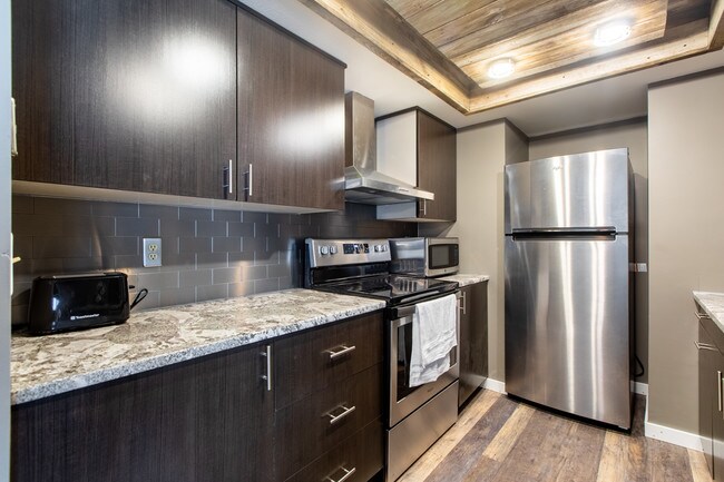 Building Photo - 704 E Center St