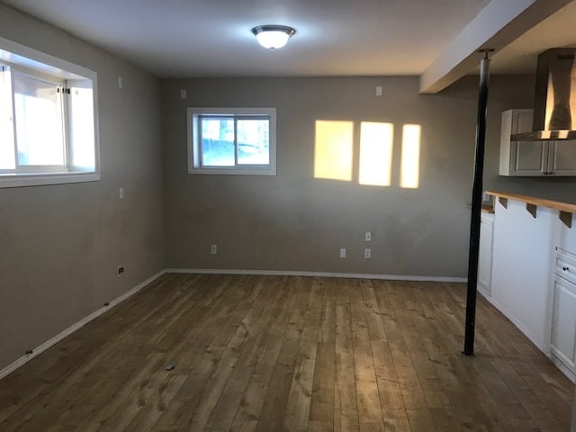 Building Photo - 5814-5851 51 Ave