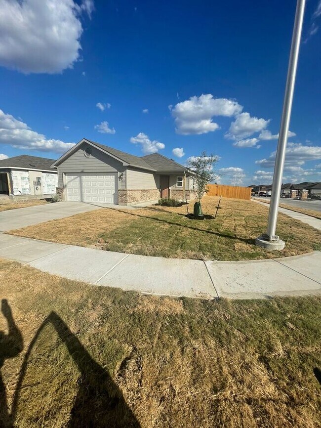 Foto del edificio - BRAND NEW Four Bedroom | Two Bath Home in ...