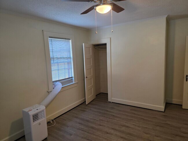 Dormitorio principal 2 - 1302 Belleville Rd