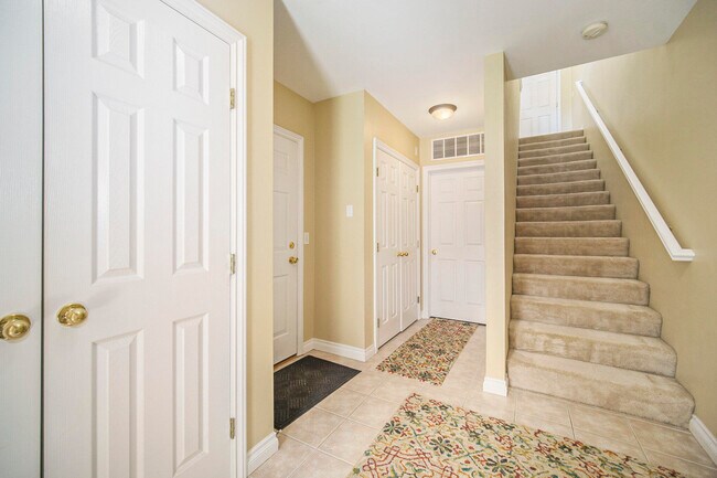 Foto del edificio - 5726 Hampshire Ln