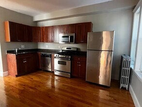 Building Photo - 62 Fayston St