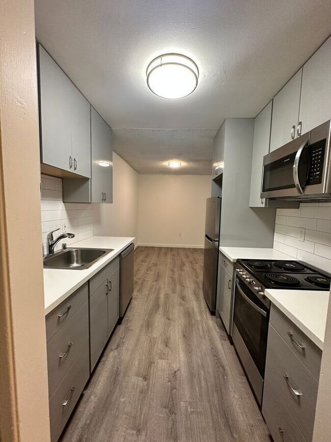 Building Photo - 2240 Blake St