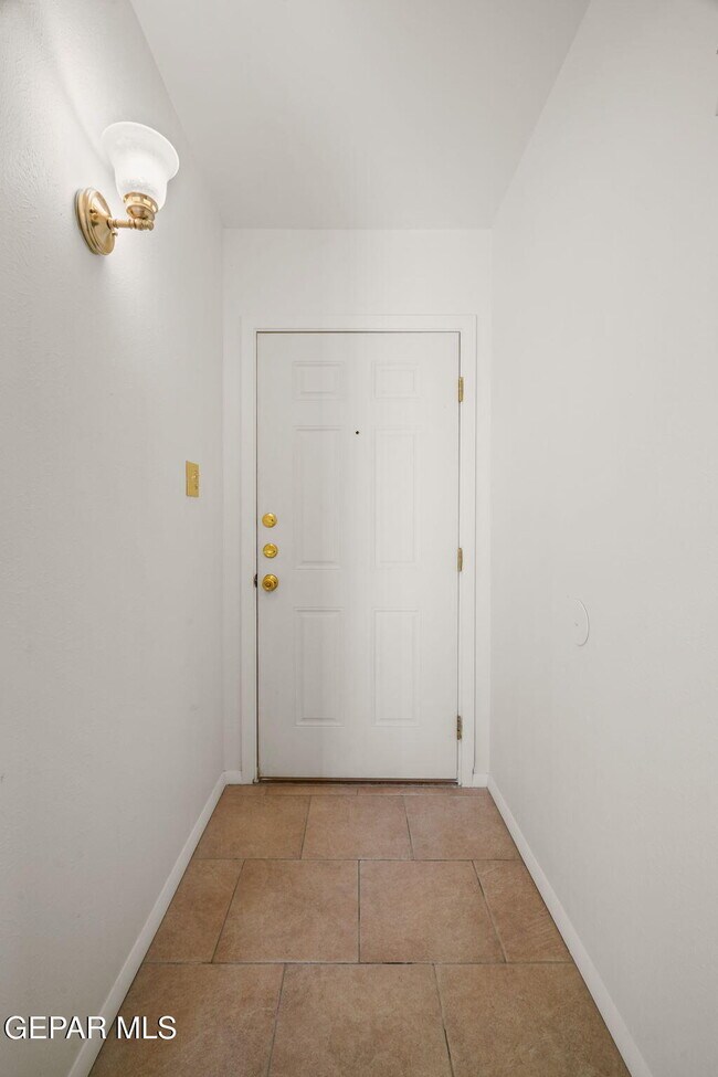 Foto del edificio - 5313 Bastille Ave